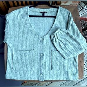 Forever 21 • M • Light green V-neck cardigan